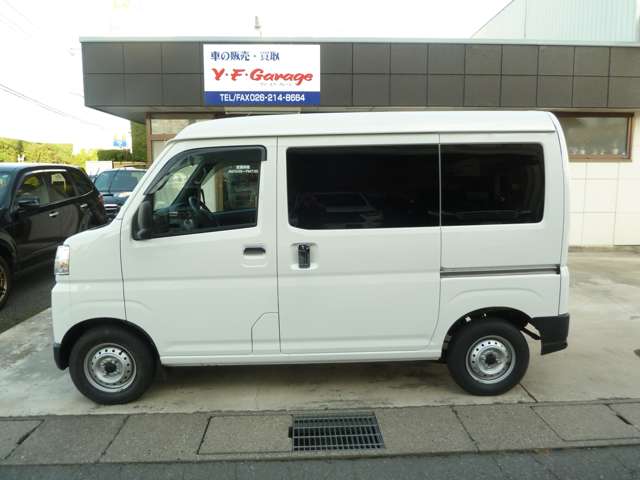 Daihatsu Hijet Cargo 4