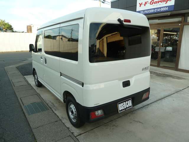 Daihatsu Hijet Cargo 5