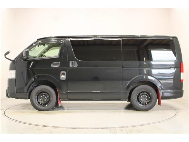 Toyota Hiace Van 10