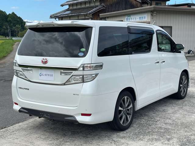 Toyota Vellfire 12