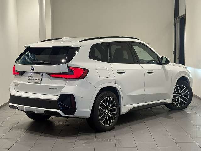 BMW iX1 5