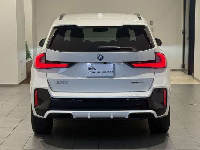 BMW iX1 6