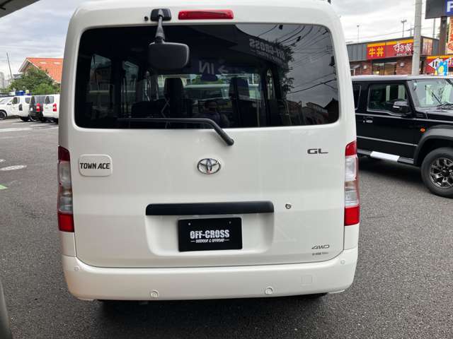 Toyota Town Ace Van 9