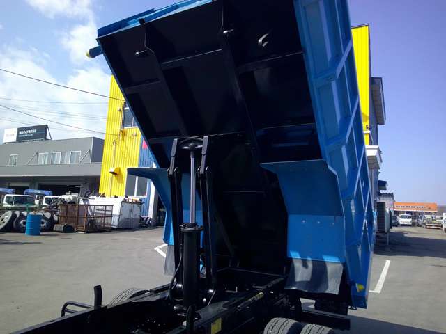 Isuzu Elf 11