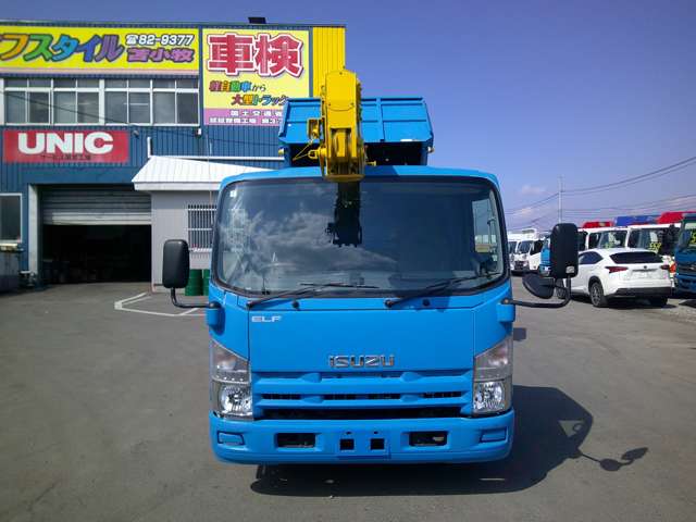 Isuzu Elf 2