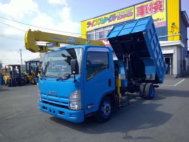 Isuzu Elf 3