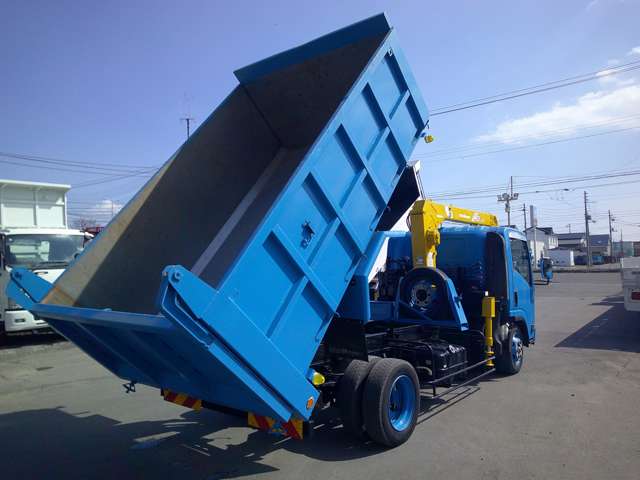 Isuzu Elf 7