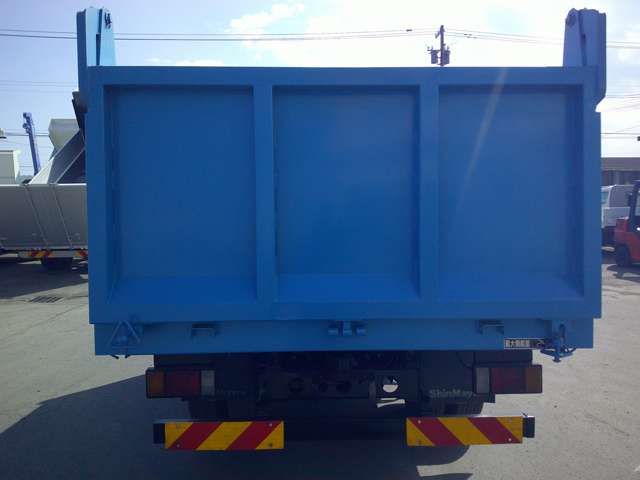 Isuzu Elf 9