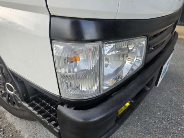 Mazda Titan Dash 2