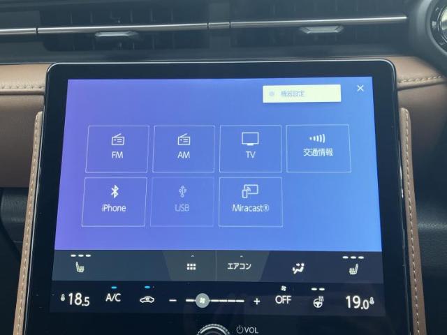 Lexus LBX 11