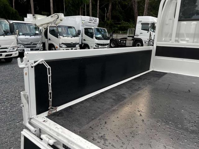 Hino Dutro 12