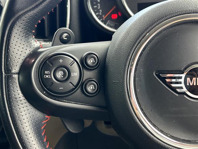 MINI Crossover 11