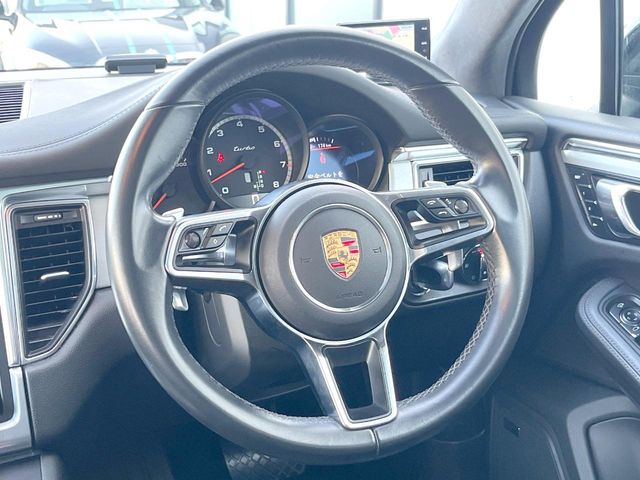 Porsche Macan 12