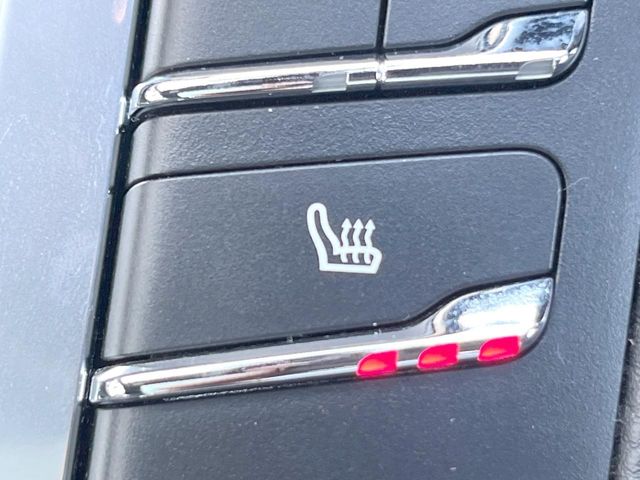 Porsche Macan 8