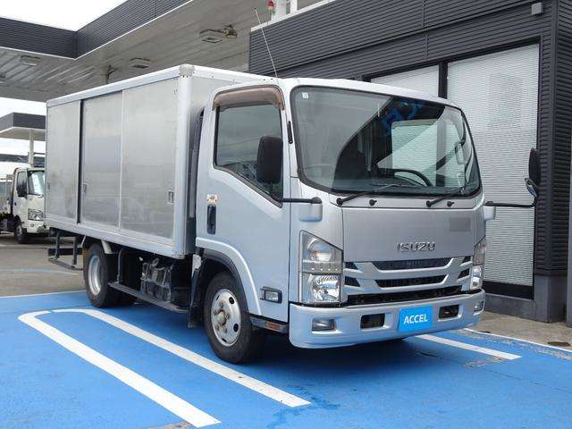 Isuzu Elf 12