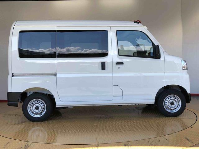 Daihatsu Hijet Cargo 6