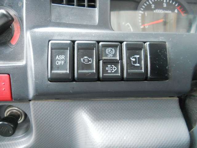 Isuzu Elf 12
