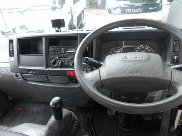 Isuzu Elf 9