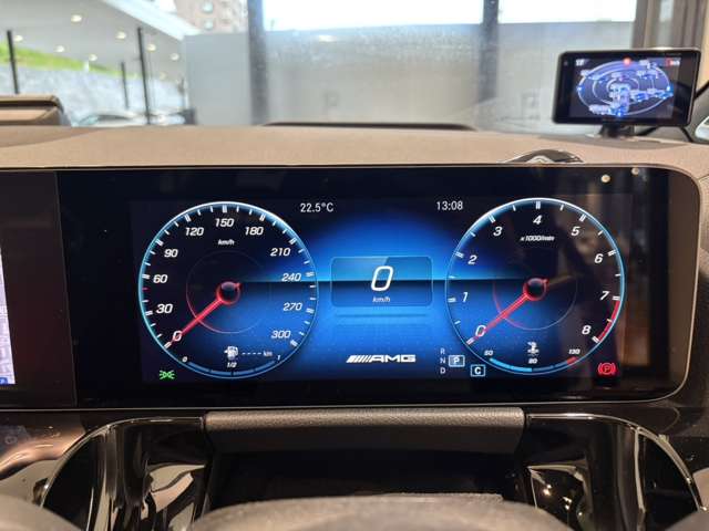 Mercedes-Benz GLA-Class 6