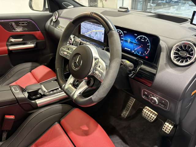 Mercedes-Benz GLA-Class 8