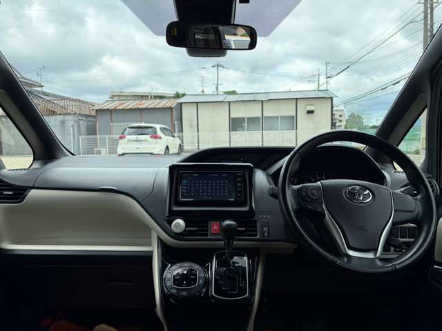 Toyota Noah 3