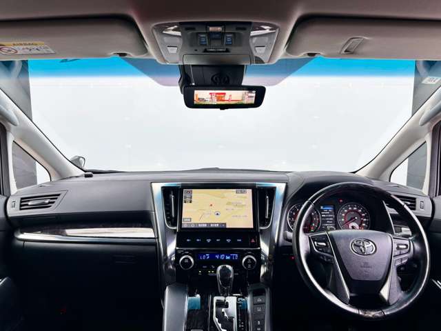 Toyota Vellfire 2