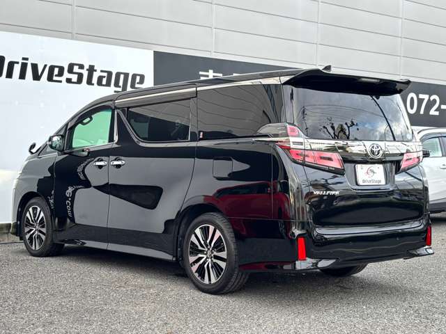 Toyota Vellfire 5