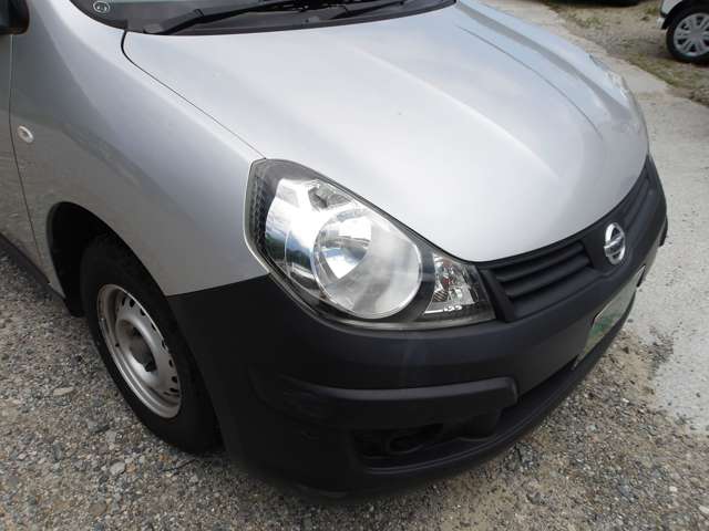 Nissan AD 9