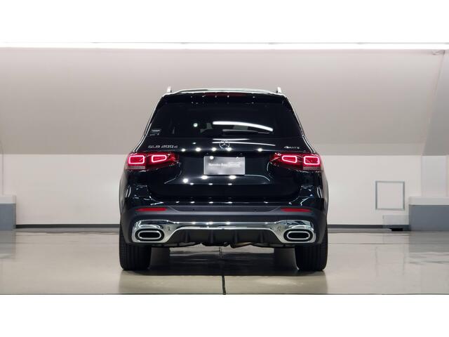 Mercedes-Benz GLB 10