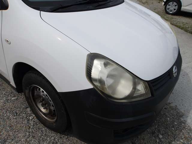 Nissan AD 11