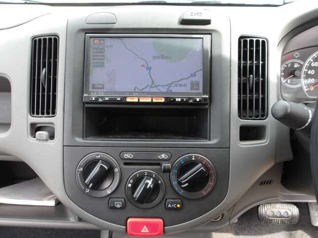 Nissan AD 7