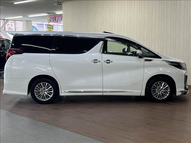 Toyota Alphard 8