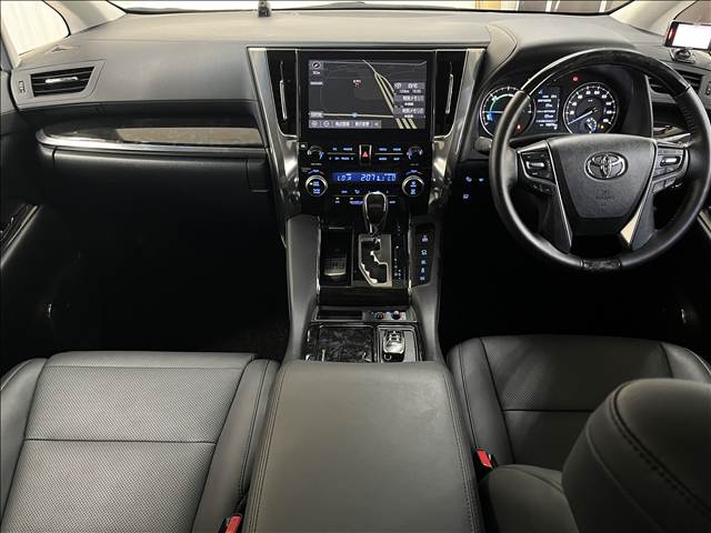 Toyota Alphard 9