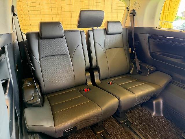 Toyota Alphard 12