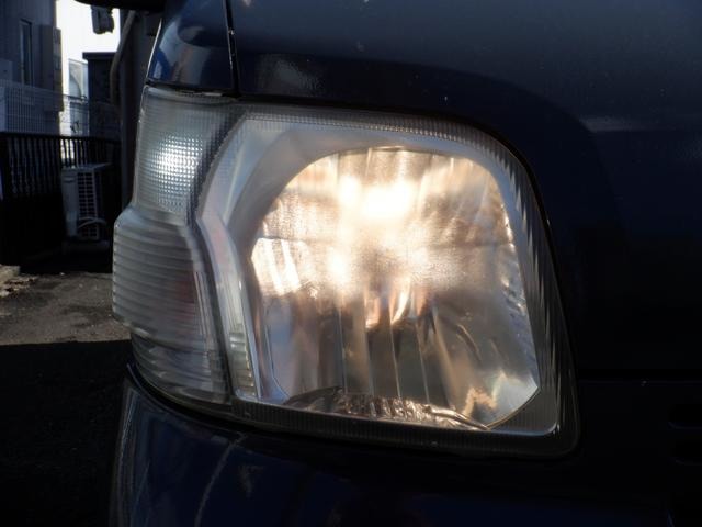 Daihatsu Hijet Cargo 11