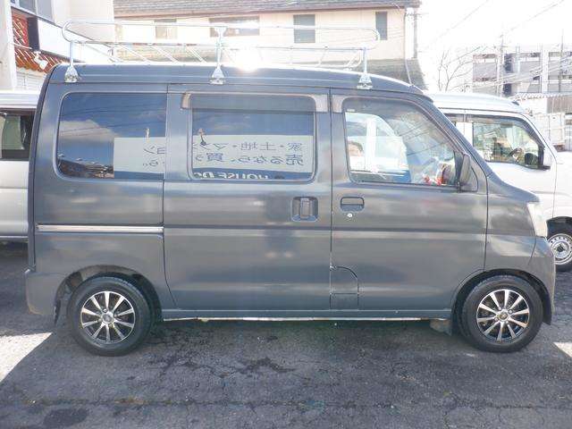 Daihatsu Hijet Cargo 4