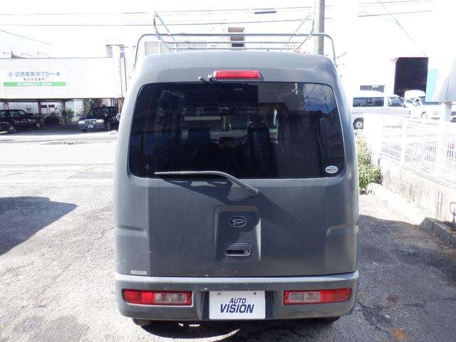 Daihatsu Hijet Cargo 7
