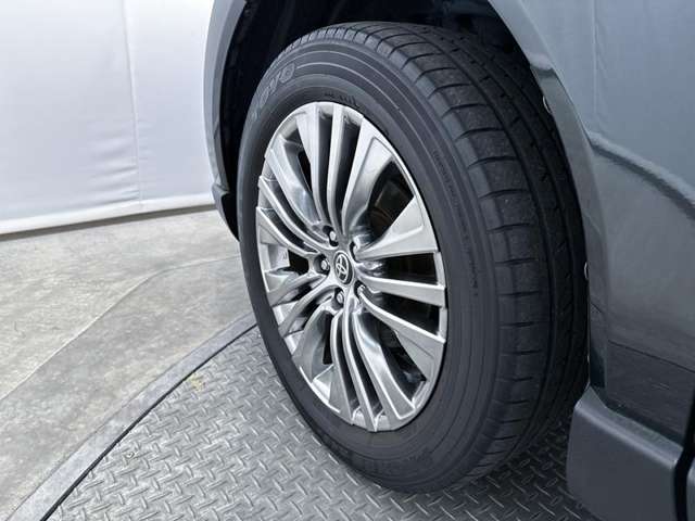Toyota Harrier 10