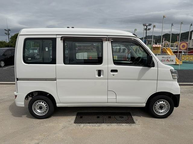 Daihatsu Hijet Cargo 9