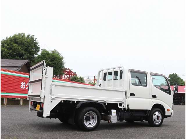 Hino Dutro 9