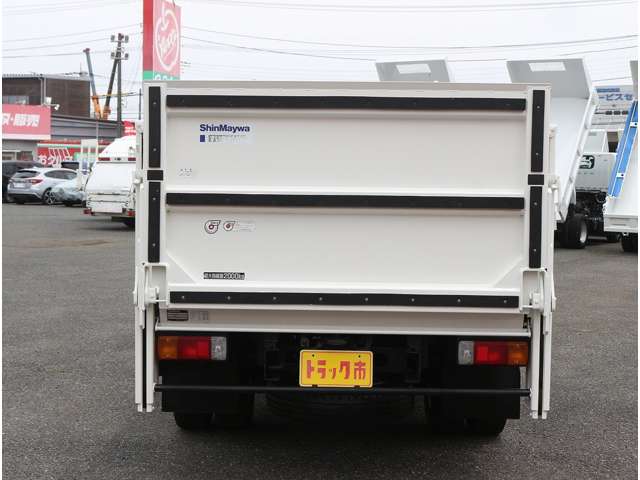 Hino Dutro 10