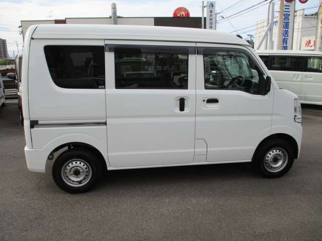 Nissan NV100 Clipper 5