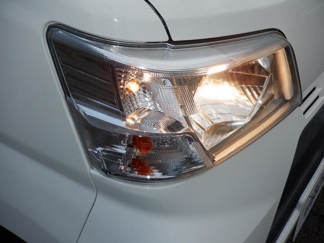 Daihatsu Hijet Cargo 12