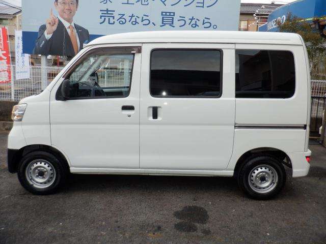 Daihatsu Hijet Cargo 5