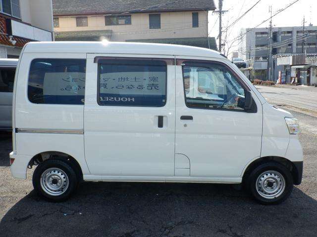 Daihatsu Hijet Cargo 4