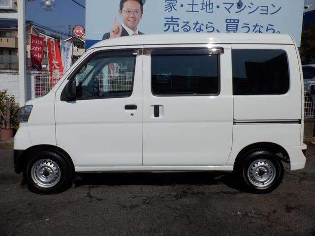 Daihatsu Hijet Cargo 5