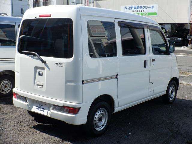 Daihatsu Hijet Cargo 6