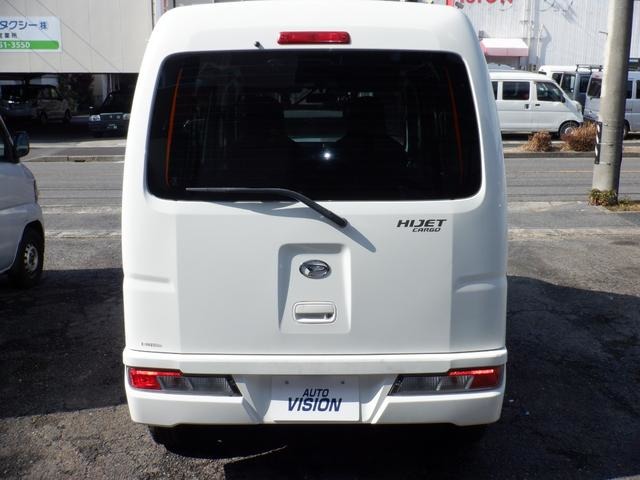 Daihatsu Hijet Cargo 8