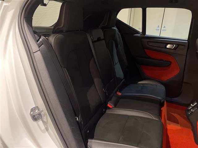 Volvo XC40 4