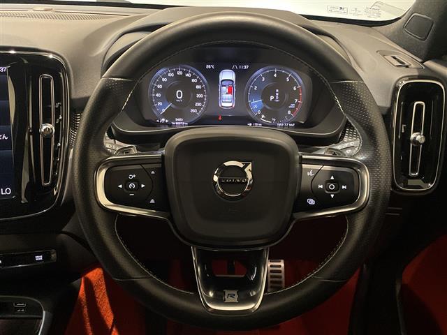 Volvo XC40 9